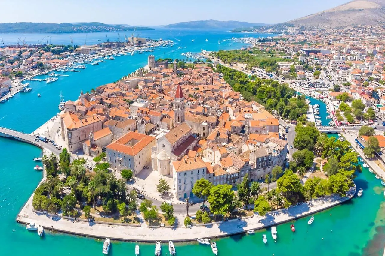 Island Resort Mihaela - Happy Rentals Trogir Apartment