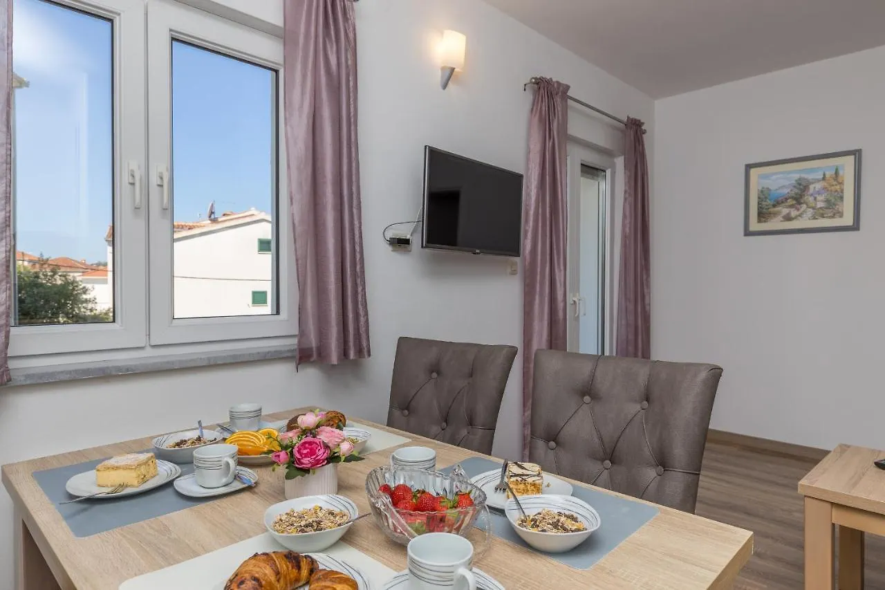 Apartment Island Resort Mihaela - Happy Rentals Trogir Croatia