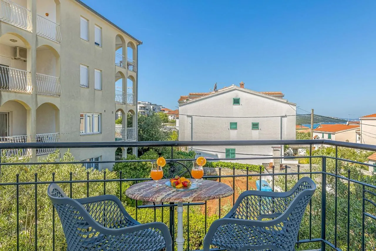 Island Resort Mihaela - Happy Rentals Trogir 0*,