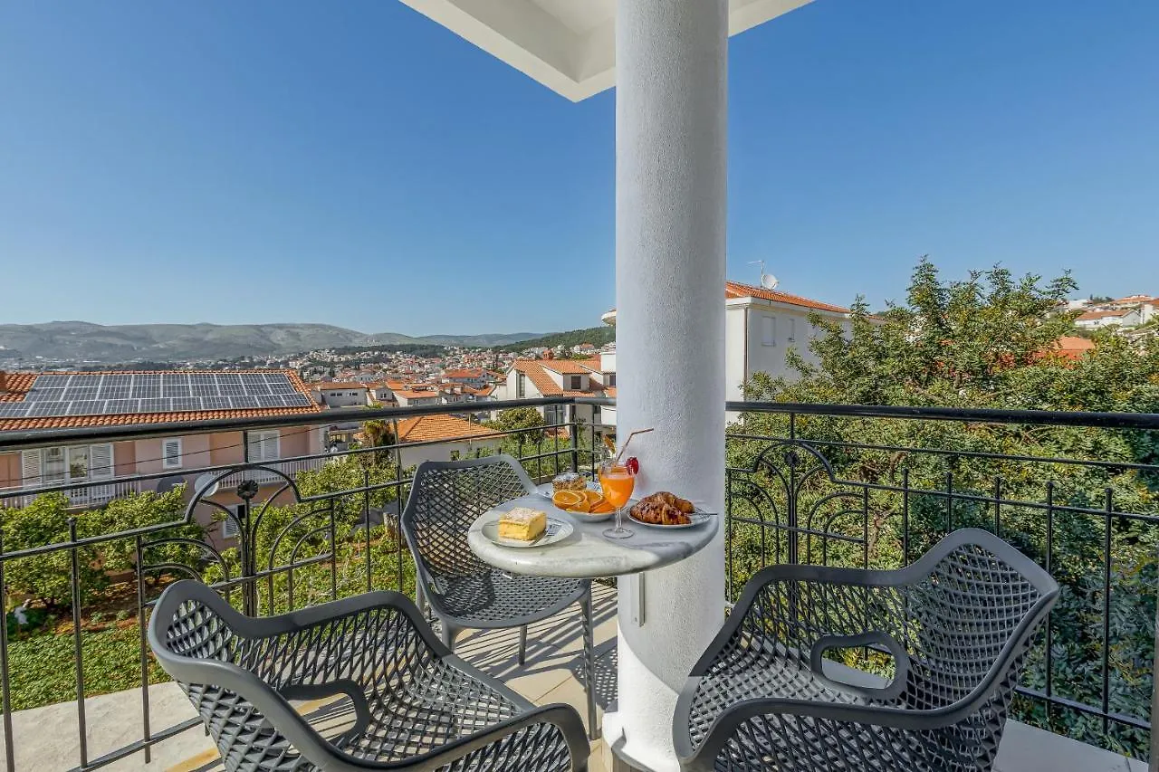Island Resort Mihaela - Happy Rentals Trogir 0*,