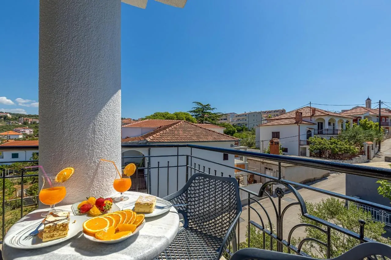 Apartment Island Resort Mihaela - Happy Rentals Trogir