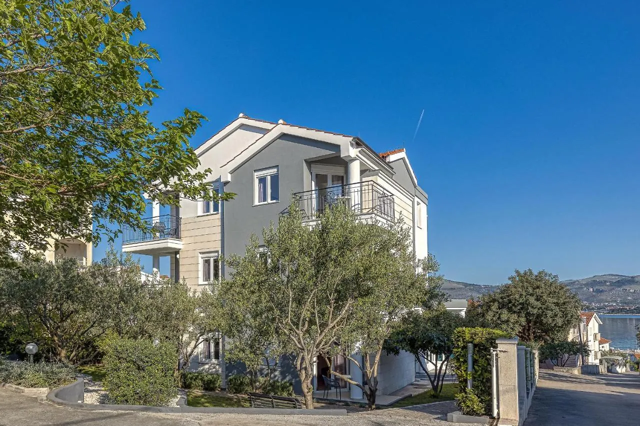 Island Resort Mihaela - Happy Rentals Trogir Croatia