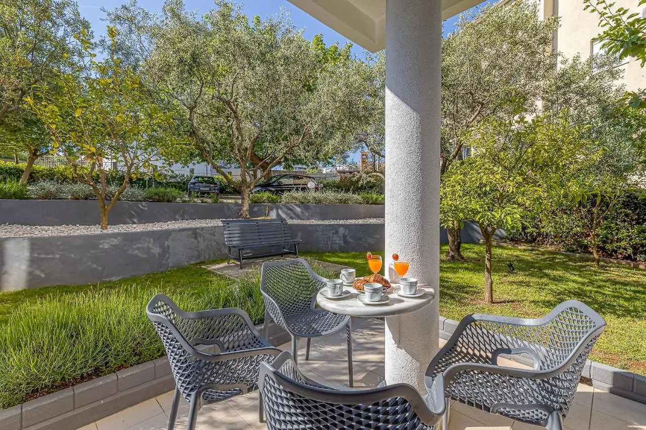 Island Resort Mihaela - Happy Rentals Trogir Apartment