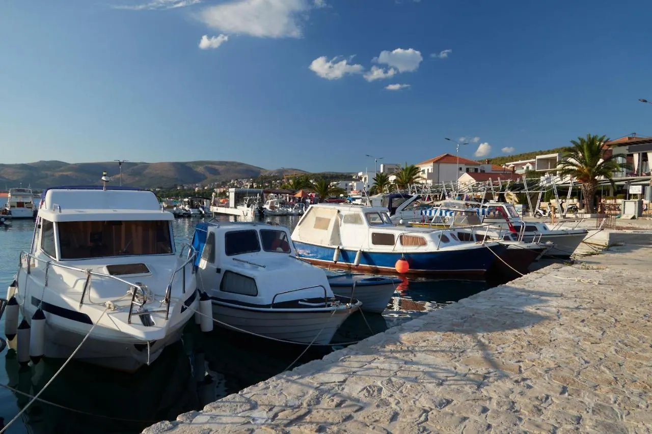 Island Resort Mihaela - Happy Rentals Trogir Apartment