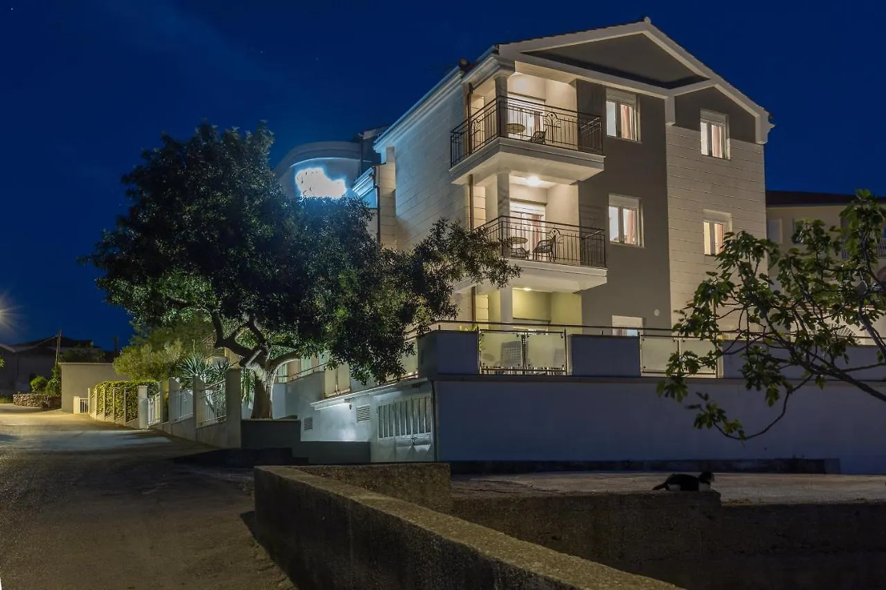 Island Resort Mihaela - Happy Rentals Trogir