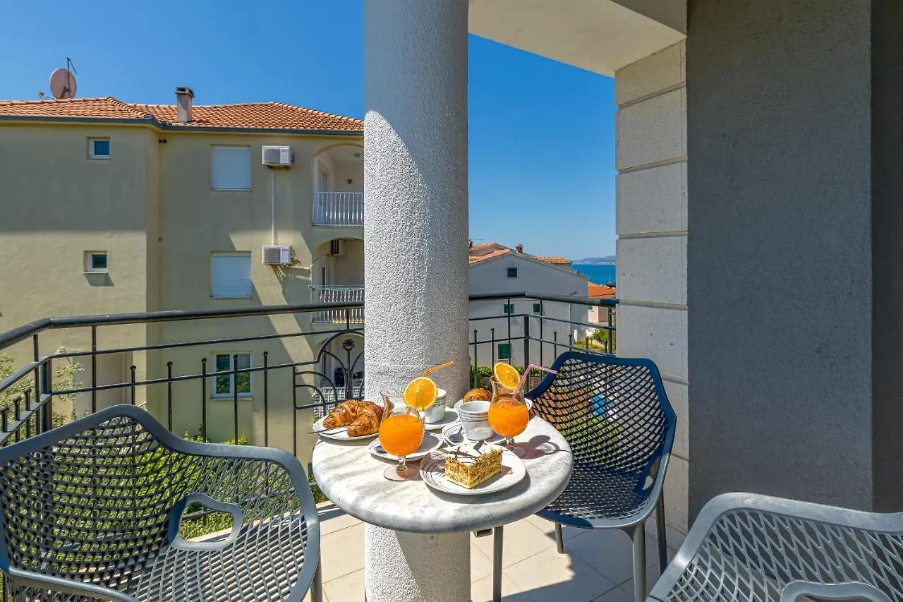 Apartment Island Resort Mihaela - Happy Rentals Trogir
