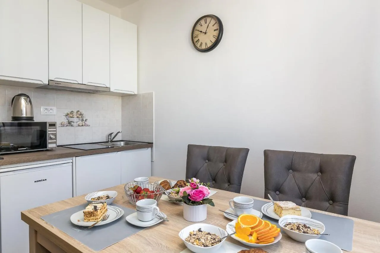 Island Resort Mihaela - Happy Rentals Trogir