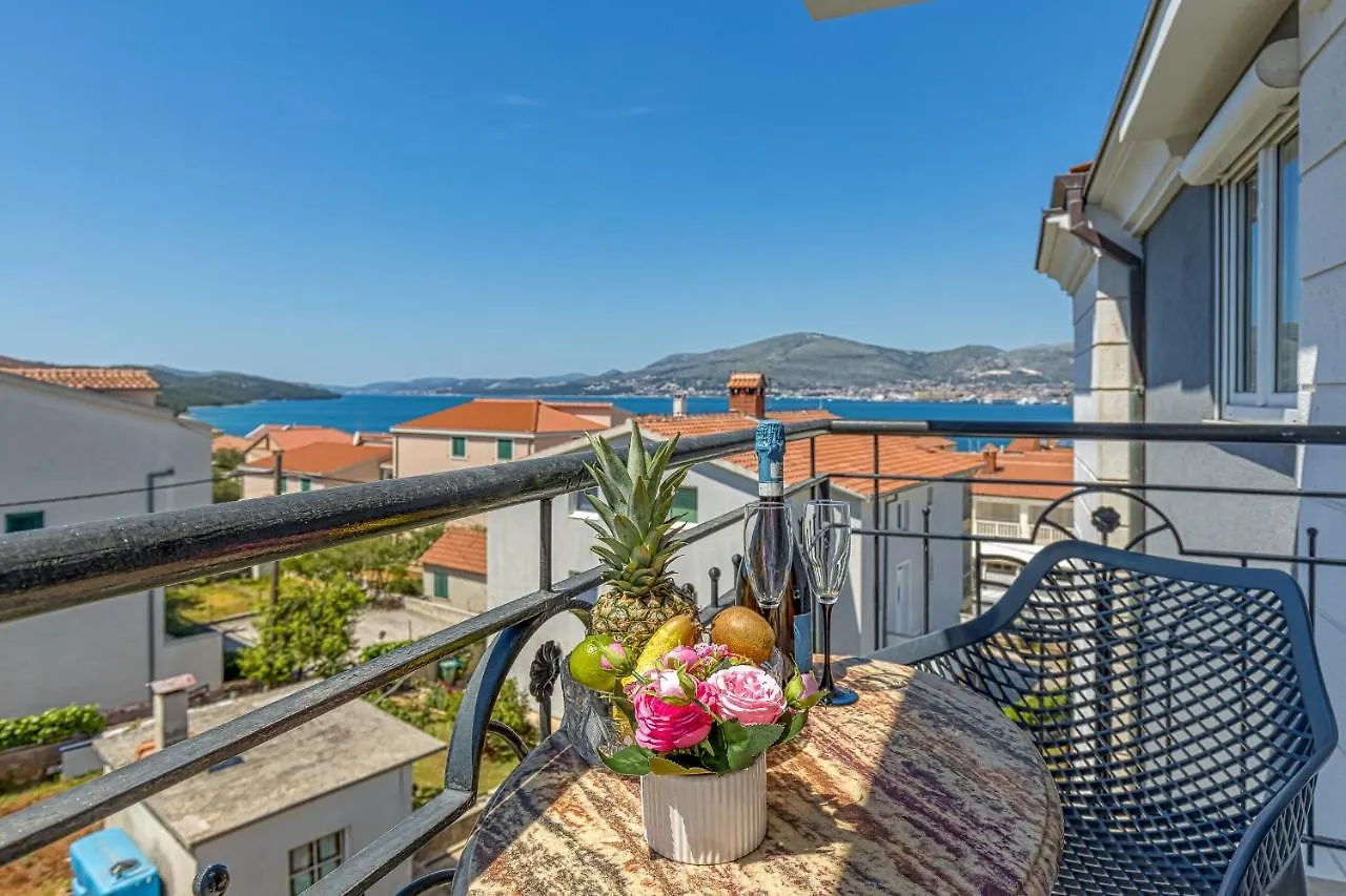 Island Resort Mihaela - Happy Rentals Trogir