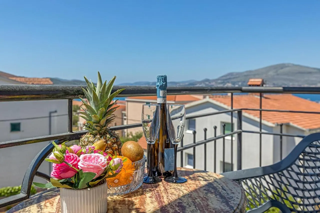 Island Resort Mihaela - Happy Rentals Trogir Apartment